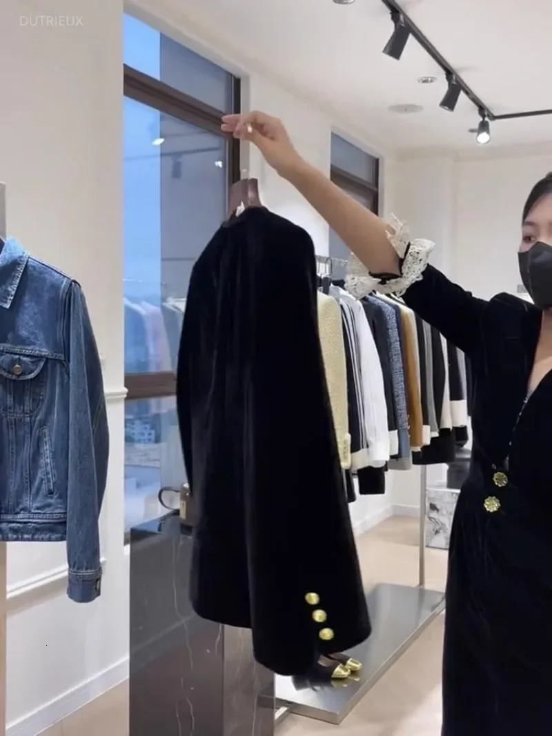 Temperament Coat Tops Vintage Black Velvet Jackets For Women Vneck Long Sleeve Double Breasted Loose Oversized Outwear Thick 241011