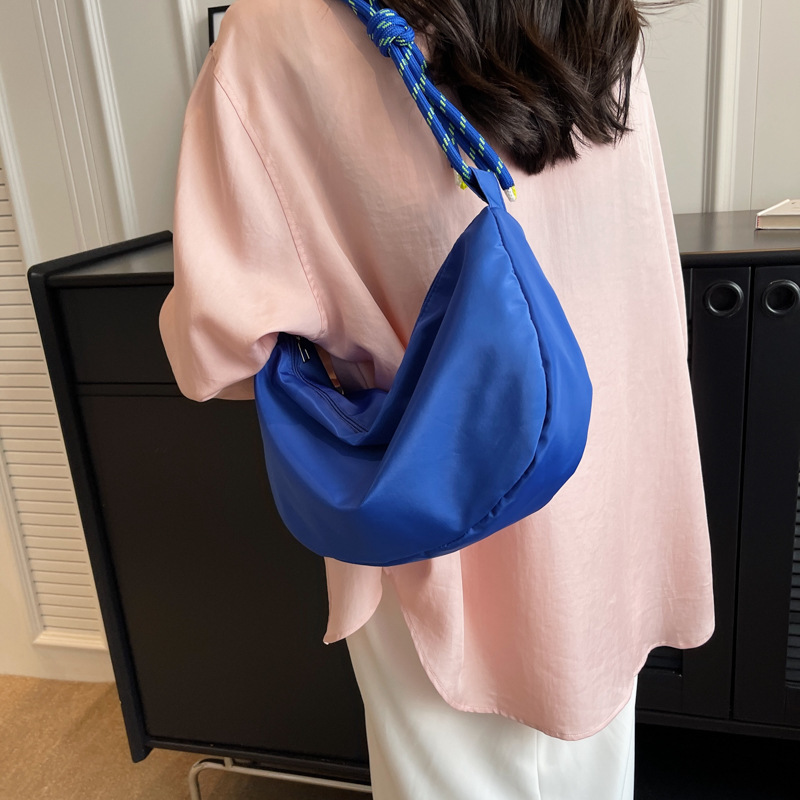 new trendy brand crossbody for men and women, casual sports dumpling women's large capacity shoulder bag, commuting bag