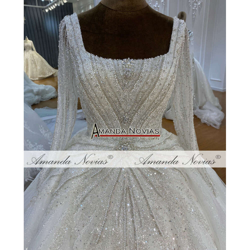 Square Necke Bridal Dress Long Sleeve Lace Appliqued