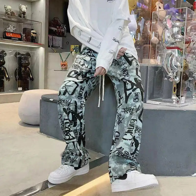 Mens Y2K Streetwear American style graffiti merchandise pants Mens letter printed casual pants Retro pants Pantalon Hombre 241007