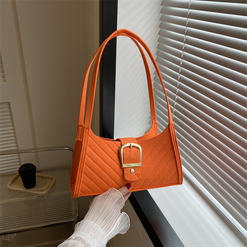 Fashionable and Simple New Western Style Commuter Shoulder Leisure Trend Underarm Bag for Women