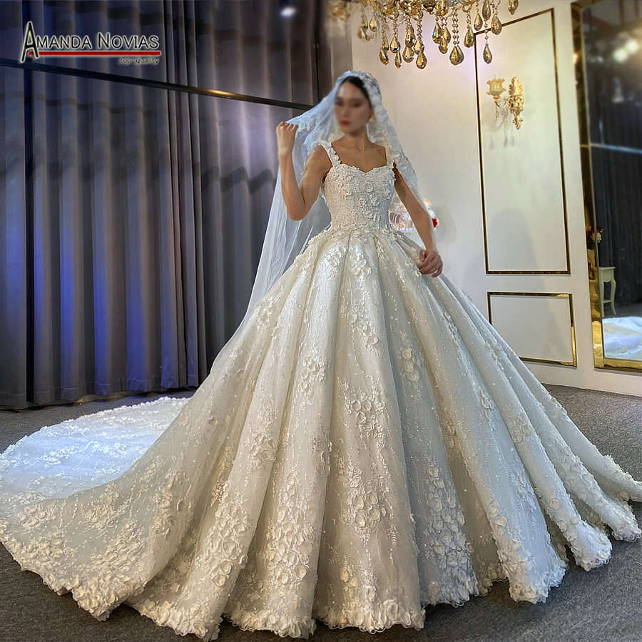 Spaghetti Straps Off White Embroidery Ball Gown Wedding Dress New Style