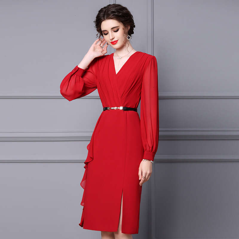 dress autumn new 2024 temperament red western-style waist cinching mid length hip hugging slim fit high-end skirt