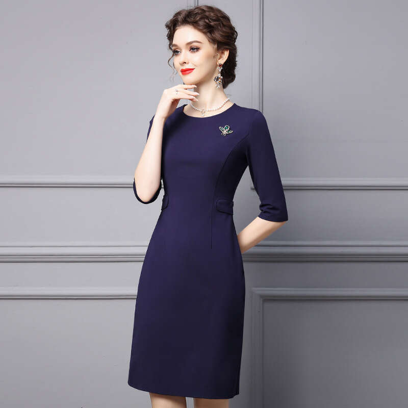 Smart and high-end dress for women 2024 new autumn outfit commuting style covering the stomach reducing age showing off figure hip hugging skirt