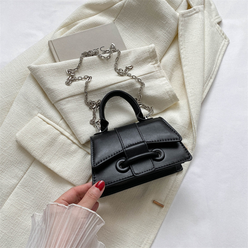 Beautiful handbag, niche trend, shoulder casual commuting crossbody bag, new fashionable and minimalist small square bag