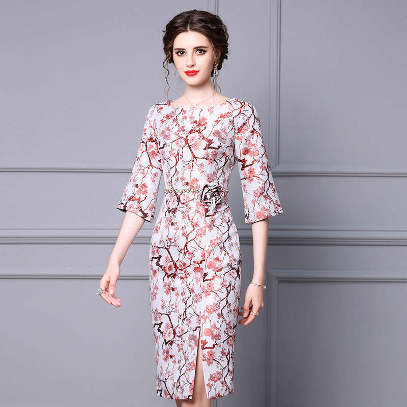 Early Autumn Dress 2024 New Womens Elegant Seven Sleeve Slimming Nail Diamond High end Party Bag Hip Skirt