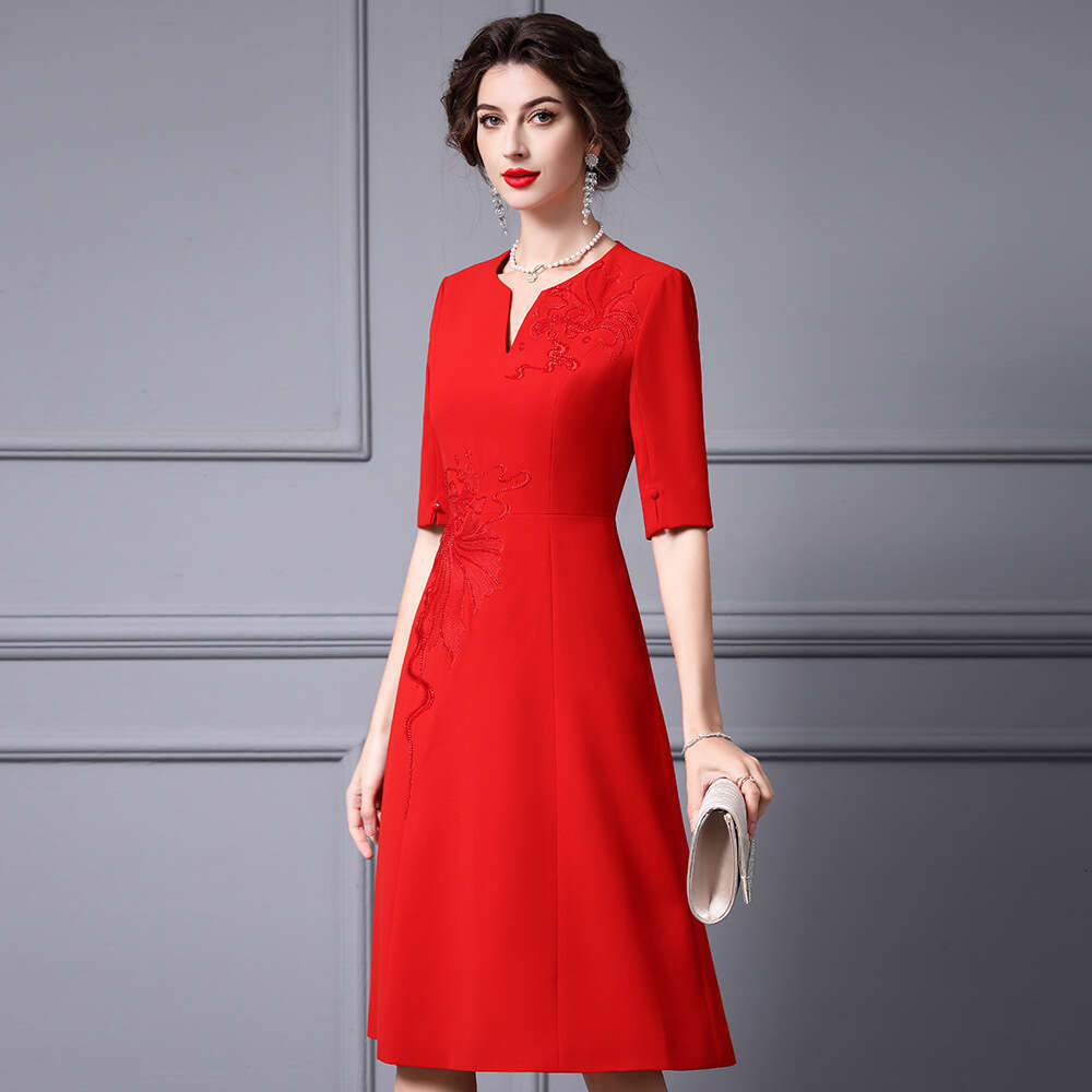 high-end temperament summer V-neck heavy embroidery high waist slimming banquet dress 2024 new style