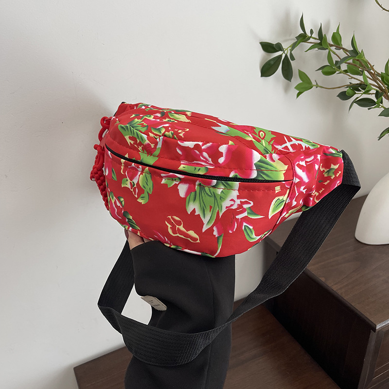 Fashionable and minimalist spring new chest diagonal cross waist bag, casual western-style fashion, contrasting color, niche shoulder bag