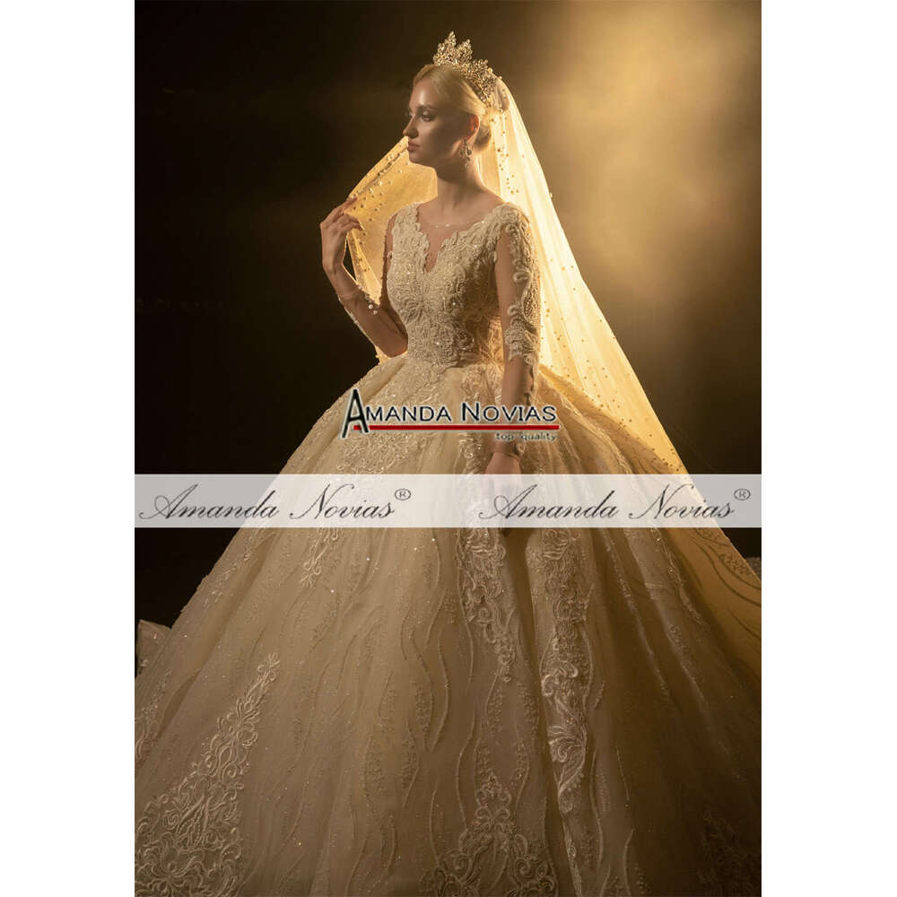 Amanda Novias Real Wedding Dress Long Sleeve Lace Appliqued