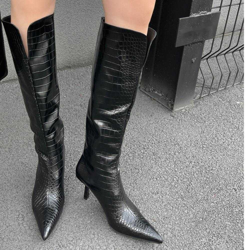 V-neck Thick Fashion Boots Pointed High Heel Tube Knee Martin Boots For Women High-heeled Long Tube Fashion Boots Crocodile Patterned Boots 240826