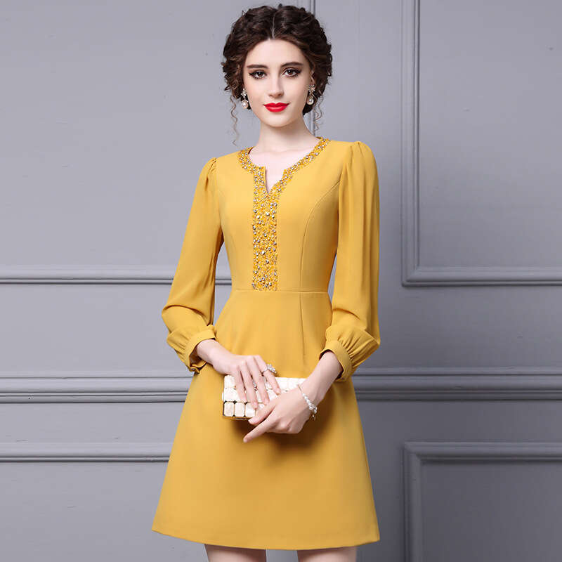 Autumn Dress 2024 New High end Formal Occasion Yellow V-neck Nail Bead Waist slimming A-line skirt