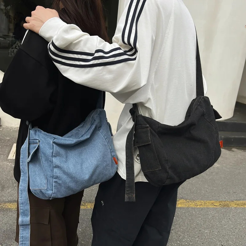 Womens Demin Shoulder Messenger Bag Large Canvas Cross Body Bag Womens Fashion Korean Female Student School Bag Handbag 241008