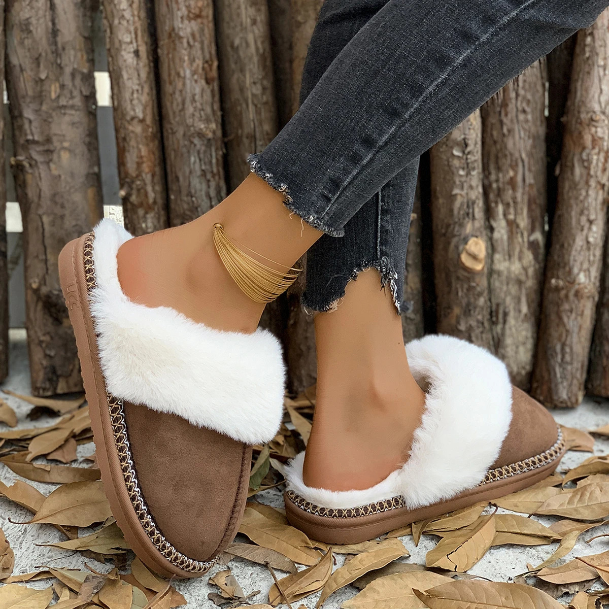 Autumn and winter fashion faux fur slider for women closed soft sole cotton slider for women comfortable and fluffy plush tablet home slider for women