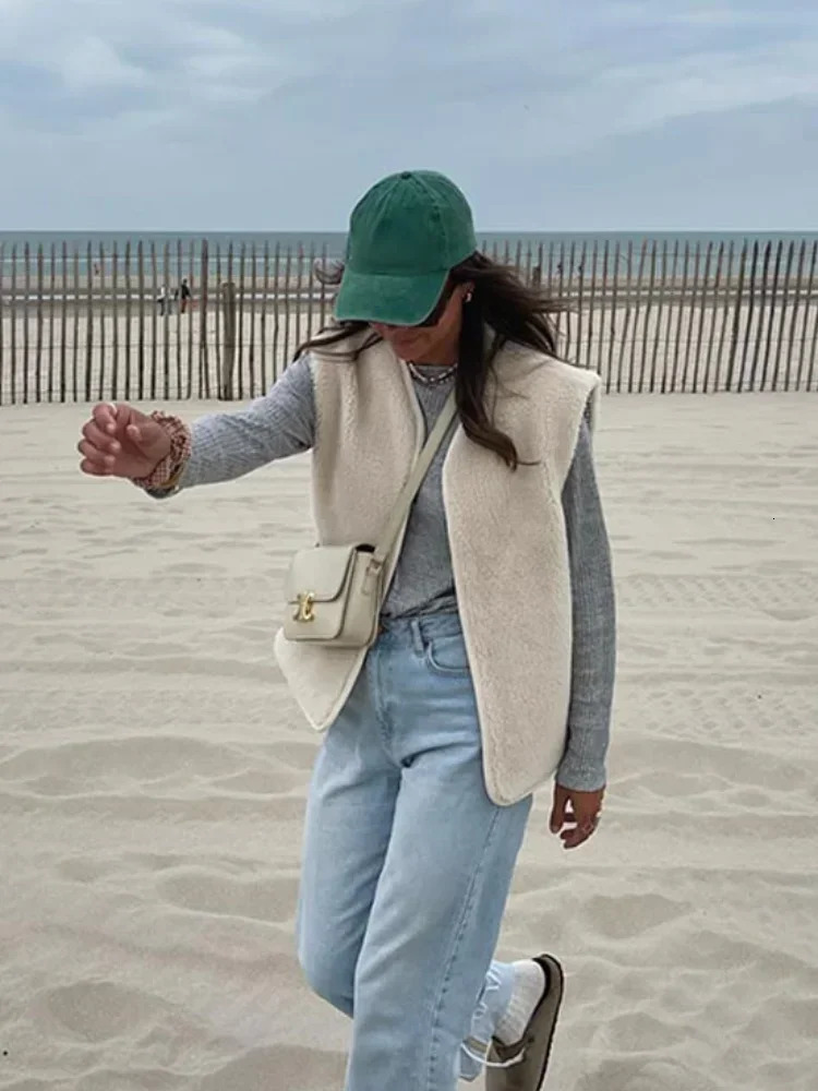 Womens Elegant Solid Lamb Wool Vest Cardigan Fashion Casual V-neck Sleeveless Waistcoat 2024 Autumn Lady High Street Outerwear 241008