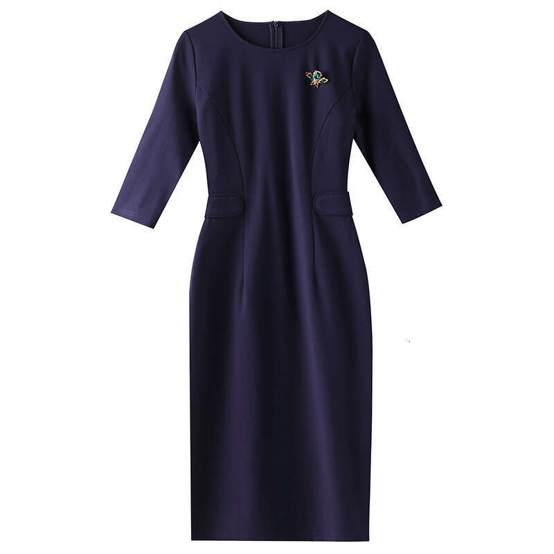 Smart and high-end dress for women 2024 new autumn outfit commuting style covering the stomach reducing age showing off figure hip hugging skirt