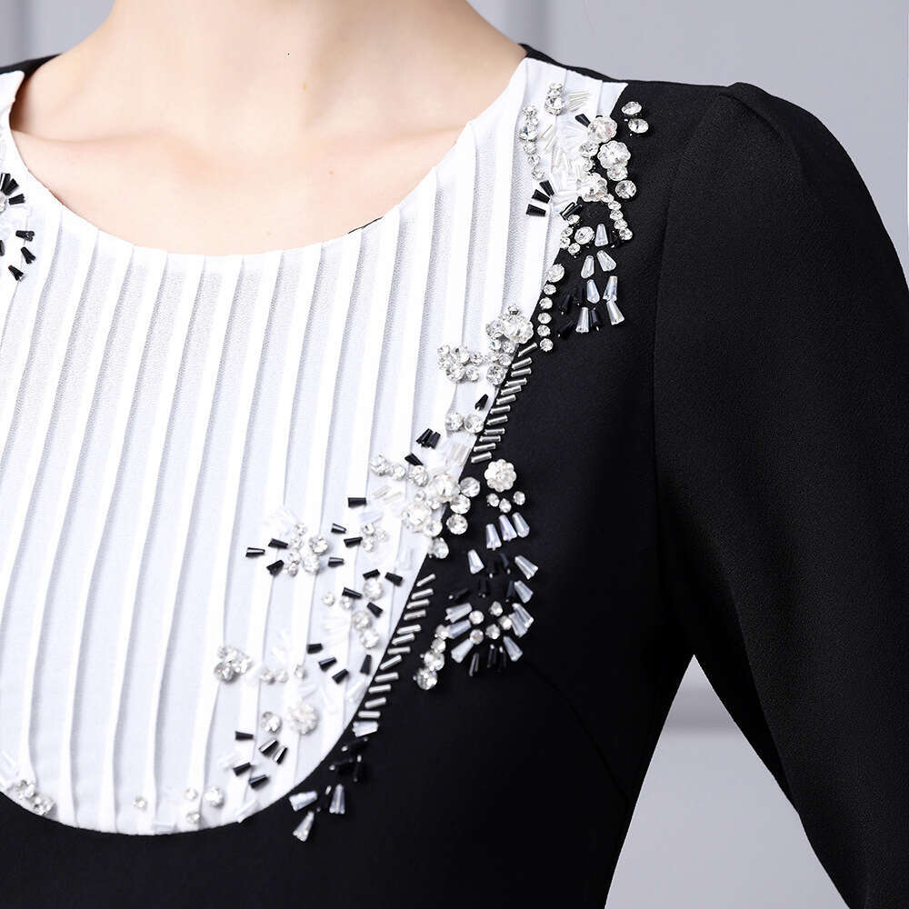 Smart unique dress 2024 new black and white splicing mature temperament nail diamond high waist slimming A-line skirt