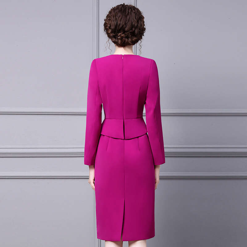 Smart and stylish dress for autumn 2024 official occasion nail diamond fake two-piece hip hugging skirt