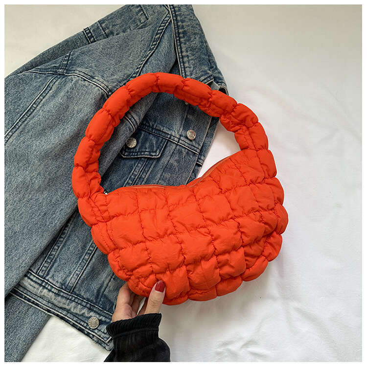 Korean version fashionable versatile large capacity cotton clothing for women 2023 winter new popular diamond grid underarm shoulder bag