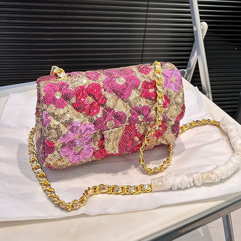 Colorful Flower Pattern Designer Ladies Flap Bag Shiny Sequins Decoration Golden Hardware Matelasse Chain Lovely Shoulder Bags Luxury Crossbody Handbag 20x13cm