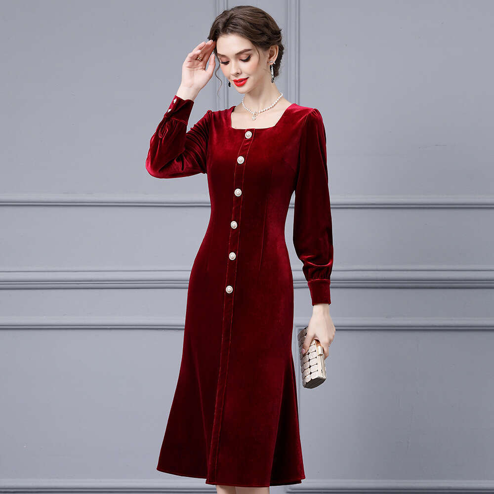 wine red high-end temperament dress 2024 autumn new item single breasted square neck slimming velvet fishtail skirt