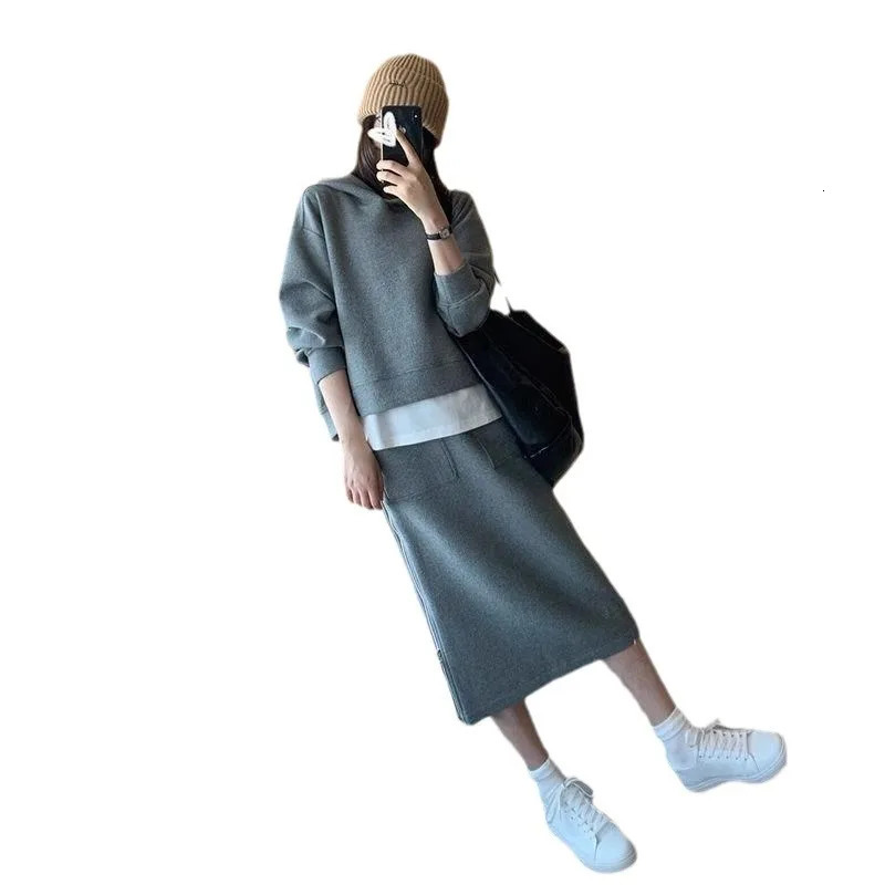 Fashionable and simple womens dress set daily casual and comfortable loose long sleeved Harajuku basic womens autumn and winter clothing 241011