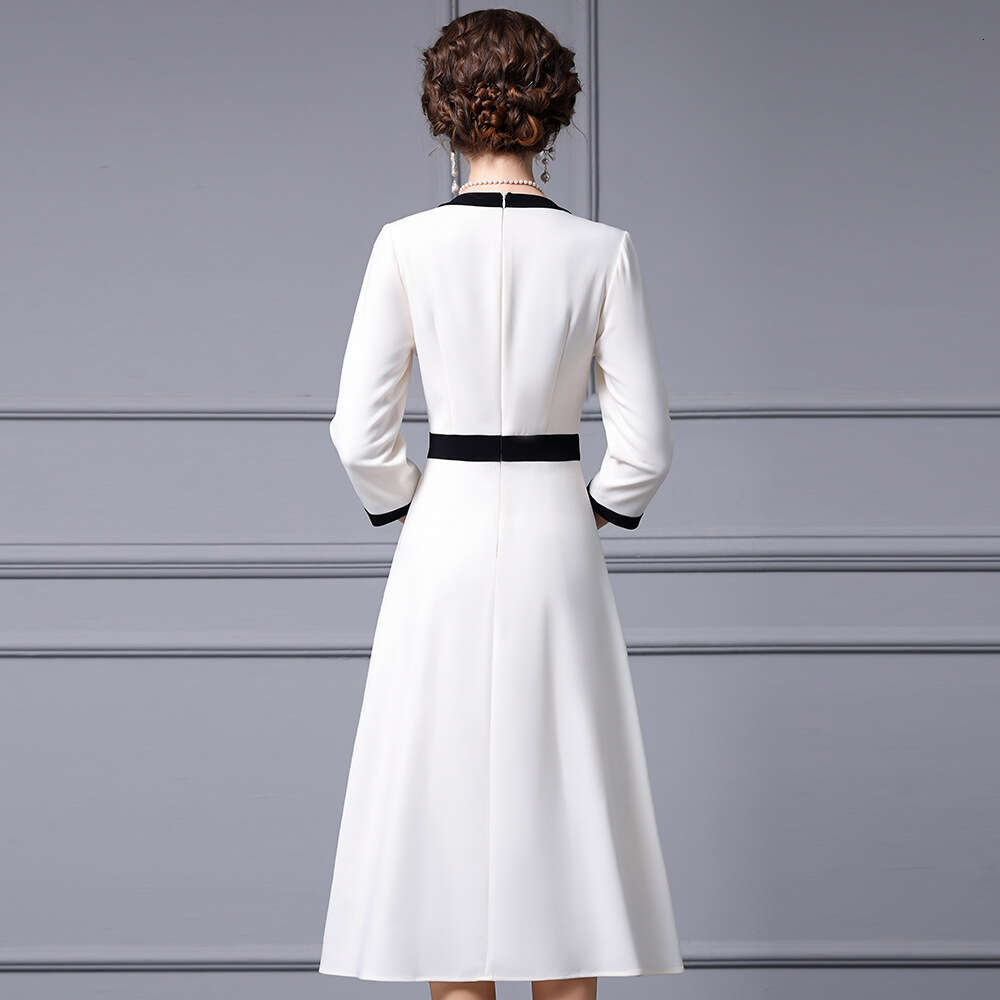 s new autumn 2024 French style high-end temperament black and white contrasting high waist slimming seven quarter sleeve dress