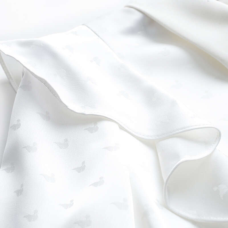 White Dress 2024 New Womens Autumn Style High end Sensation Showing Body Ruffle Flanked Trumpet Sleeve Hip Wrapping Skirt