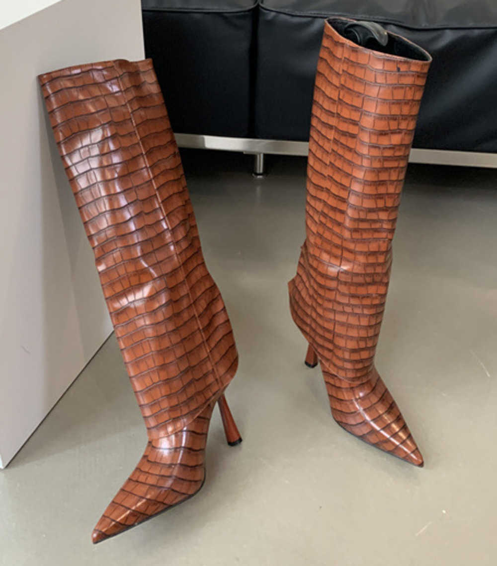 French Temperament Fashion Boots Shiny Leather Crocodile Pattern Martin Boots Straight Leg Wide Leg Boots For Women Pointed Thin Toe Knee Boots 240826