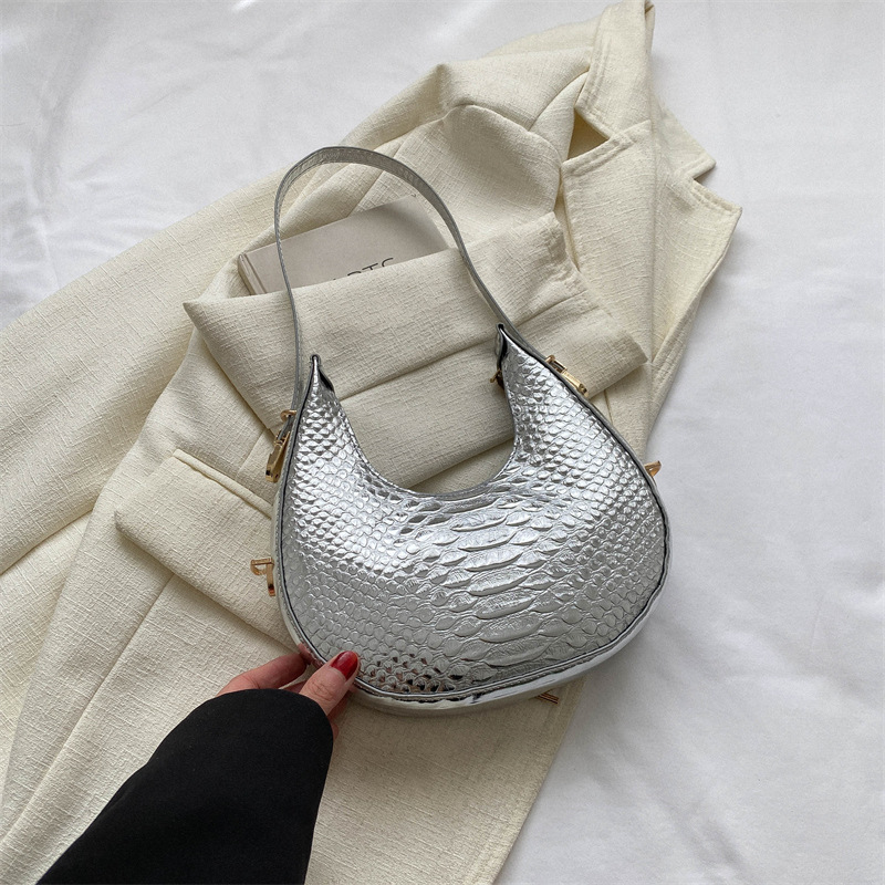 Stylish minimalist small women, with niche design for casual commuting and a single shoulder underarm bag