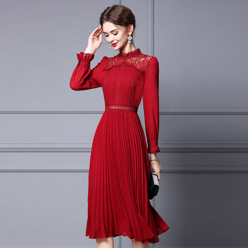 long sleeved dress with waist cinching for slimming 2024 autumn new style French romantic lace mid length pleated skirt