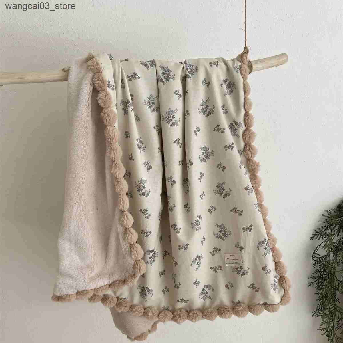 Blankets Swaddling Baby Bedding Blanket Throw Newborn Pompom Baby Blanket Floral Swaddle Wrap Soft Thick Quilt Infant Stroller Sleep Cover Nap L240910