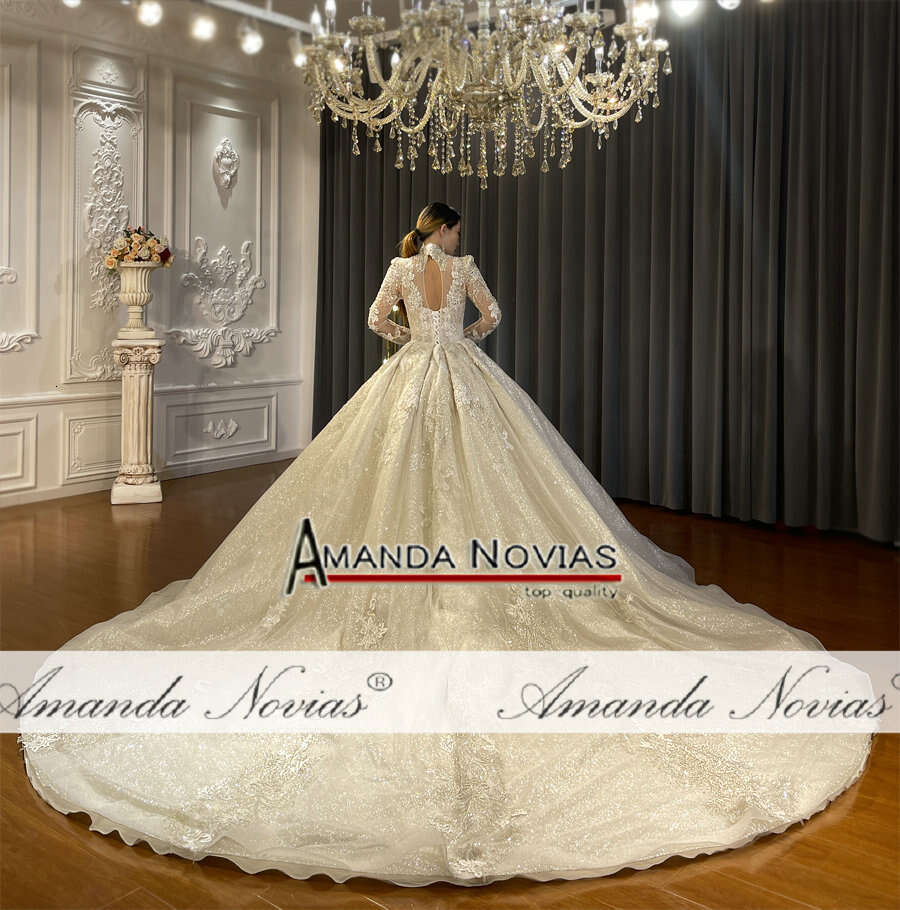 High Necke Long Sleeve Lace Appliques Wedding Dress