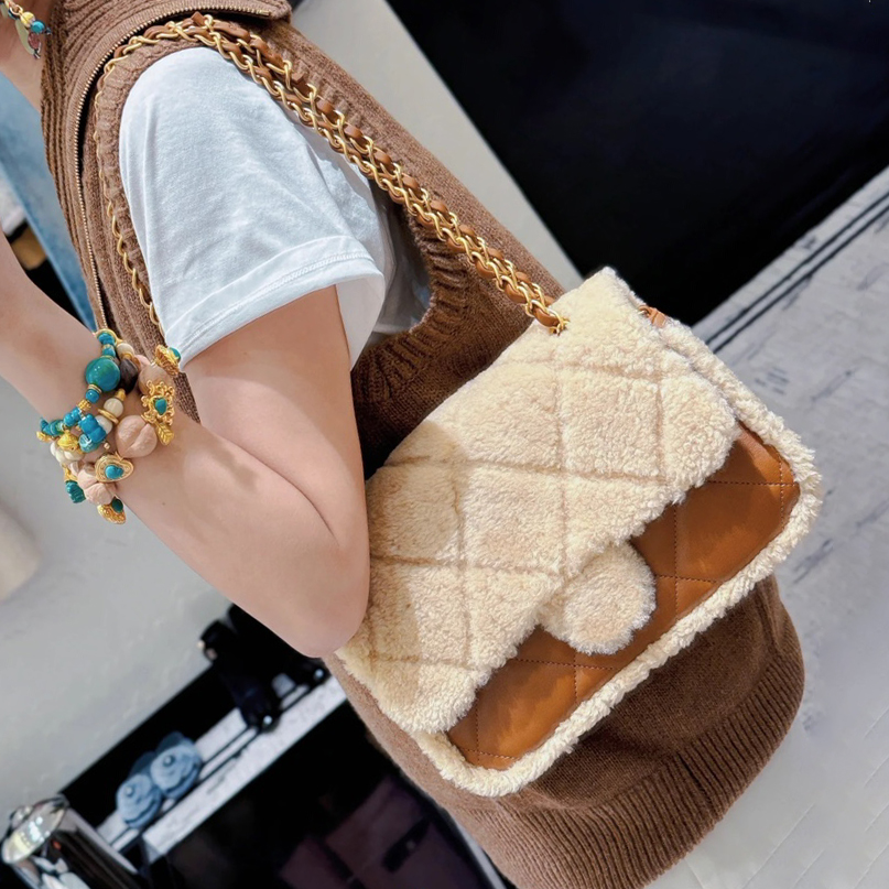 Womens Trendy Fuzzy Teddy bag Designe fall Fuzzy bag Shoulder bags flap crossbody bag Korean Fashion Fuzzy Teddy Purses Women Luxury Chain bag handbag clutch With box