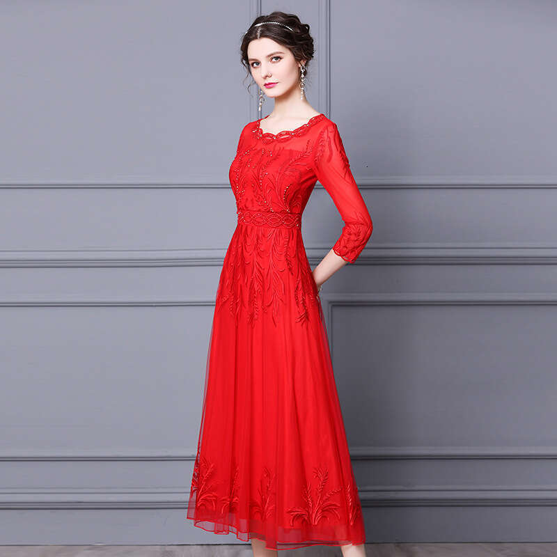 Red Goddess Style 2024 Autumn Dress New High end Heavy Industry Embroidery Annual Meeting Dress