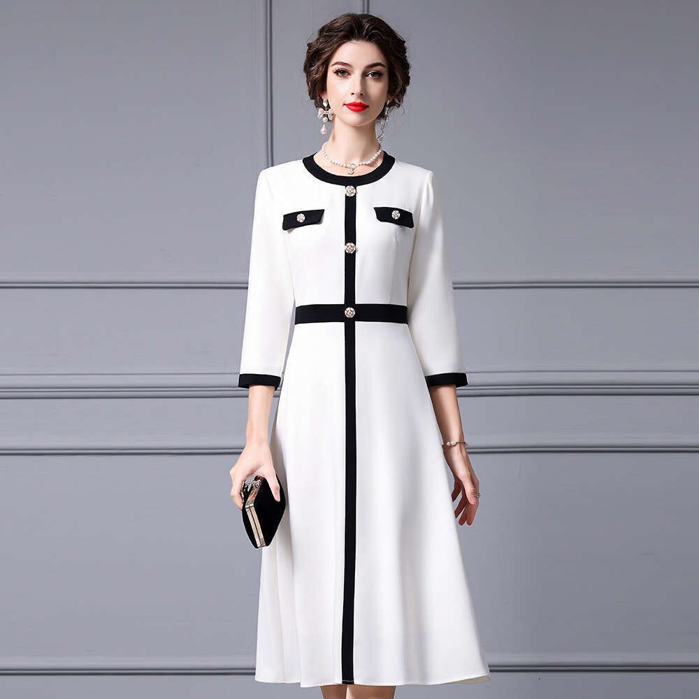 s new autumn 2024 French style high-end temperament black and white contrasting high waist slimming seven quarter sleeve dress