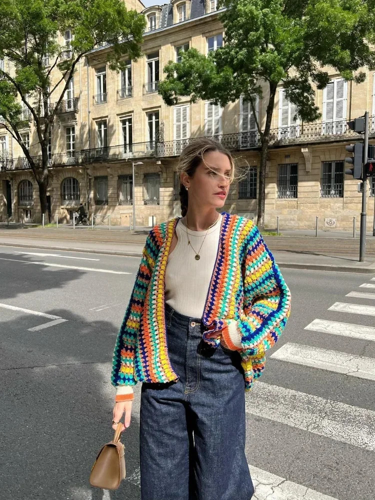 Womens elegant color striped knitted cardigan fashionable long sleeved loose sweater Autumn Womens Communicating Street Tops 241011