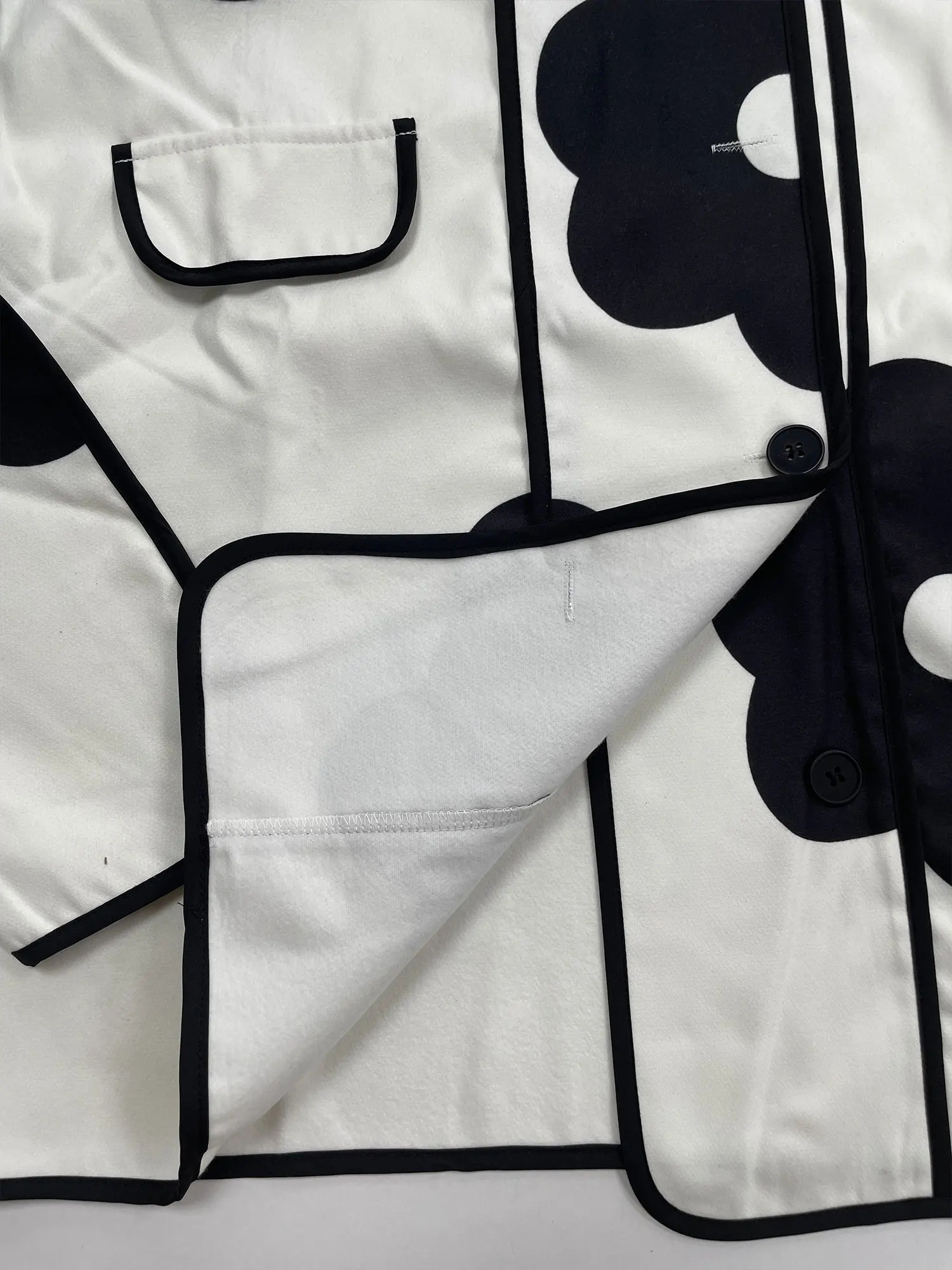 Long sleeved loose contrasting printed split collar jacket outerwear 241007