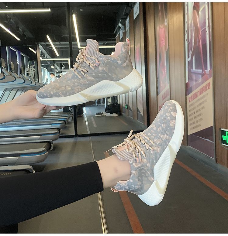 Guan Xiaotong's Korean version of women's fitness and sports 2024 new designer shoes, soft and breathable casual running shoes, have become 
