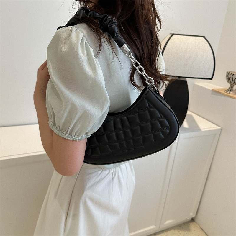 Small niche crescent new fashion minimalist shoulder casual trend crossbody bag for women