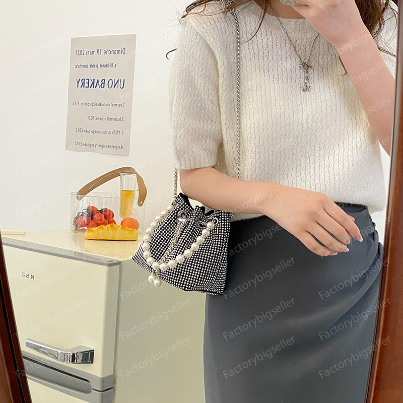 Women's Dia Pearl Handbag: Stylish Tote Shoulder Bag for 2024