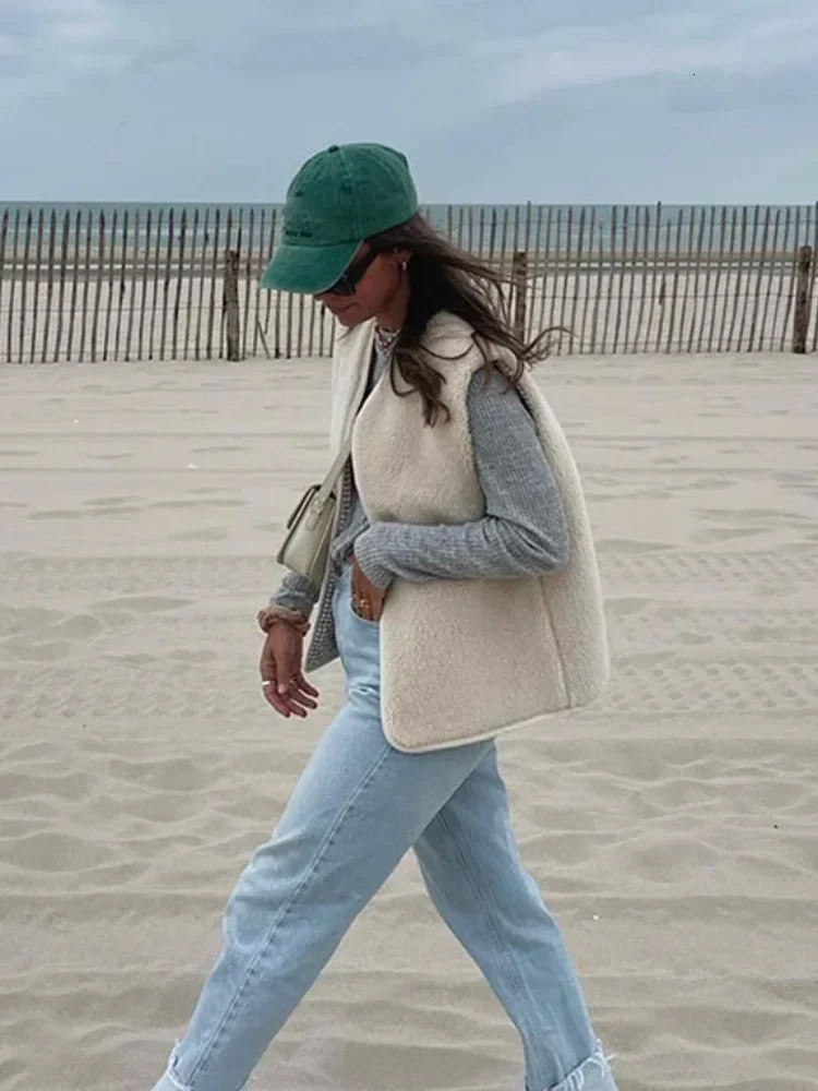 Womens Elegant Solid Lamb Wool Vest Cardigan Fashion Casual V-neck Sleeveless Waistcoat 2024 Autumn Lady High Street Outerwear 241008