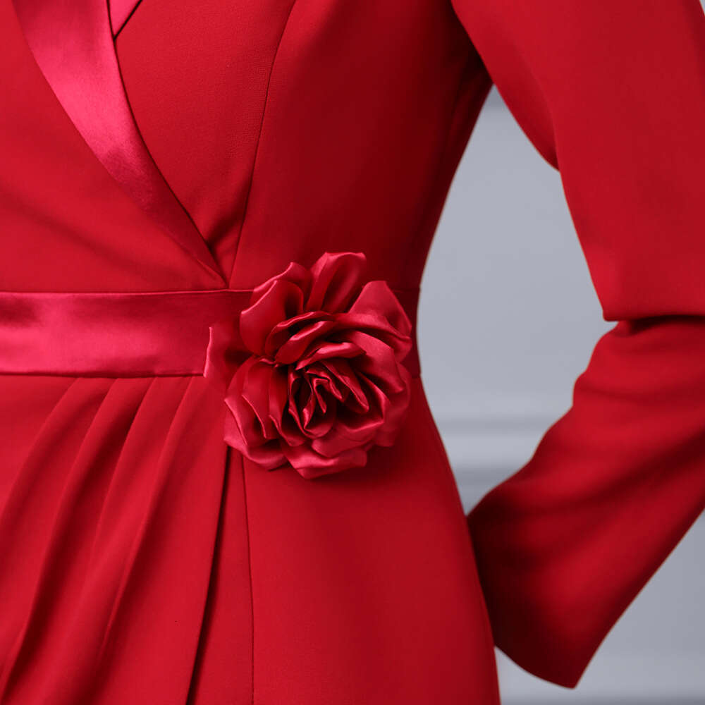 Smart red three-dimensional flower waist cinching slimming suit dress for commuting light and mature style hip hugging dress 2024 autumn new item
