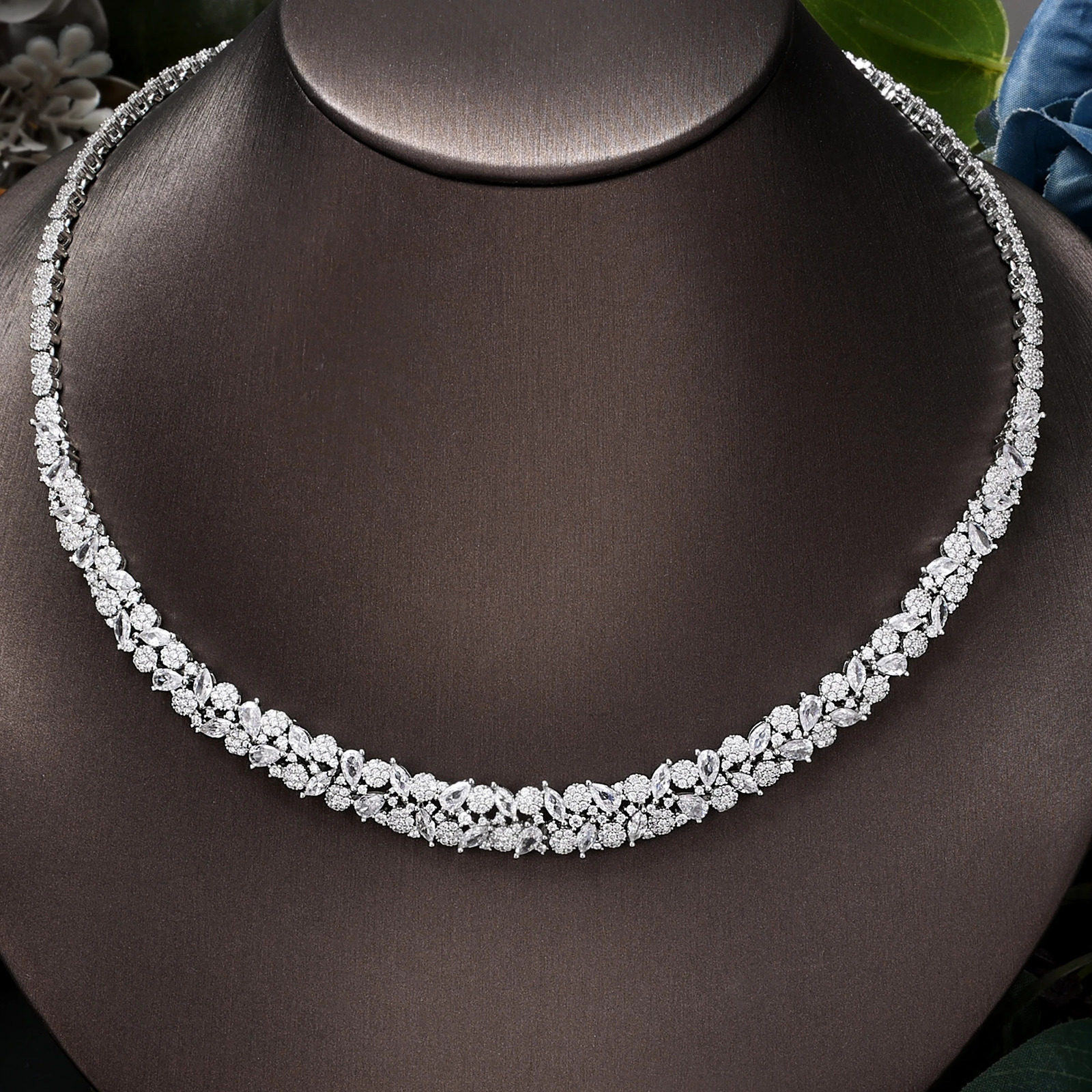 The -selling 4-piece bridal wedding jewelry set of 2024 fashion Saudi Dubai jewelry set womens wedding party accessory 241007