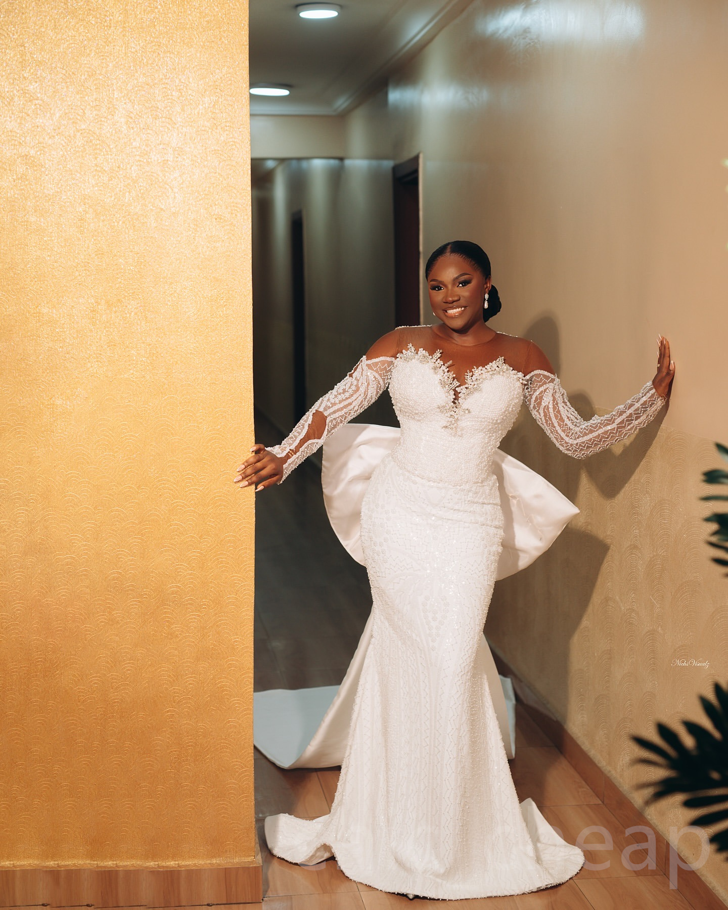 2024 Arabic Aso Ebi Plus Size White Mermaid Wedding Dresses Pearls Sequined Lace Detachable Train Full Sleeves Luxurious Bridal Gowns Dress