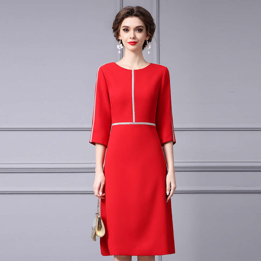 Red Heavy Industry Nail Bead Light Mature Royal Sister Style High Waist Slim and Medium Length Dress 2024 Autumn New Collection