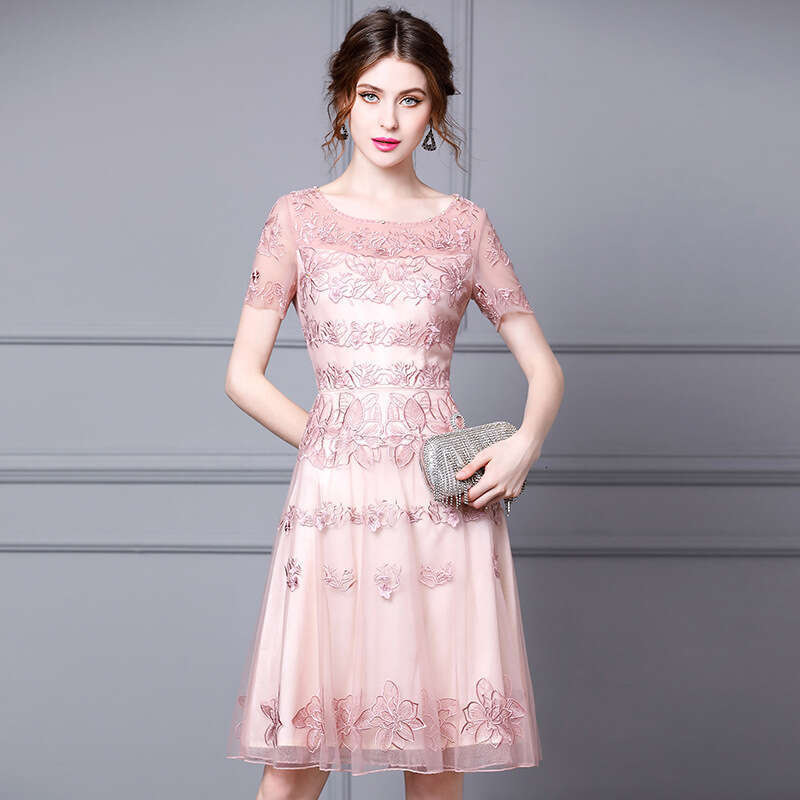 Smart and elegant goddess style mesh dress 2024 summer new embroidered nail bead party dress