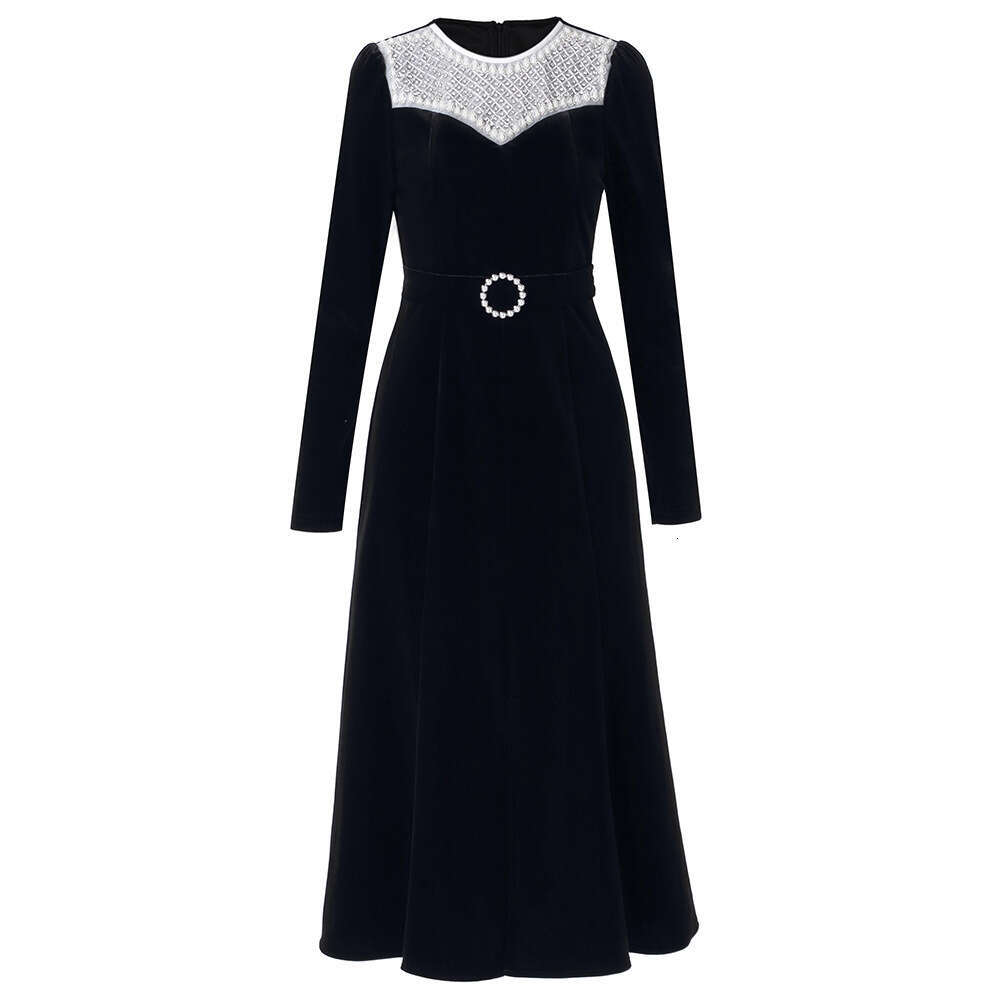 Lady Velvet Dress 2024 New High end Style Pendant and Exquisite Long Sleeve Split Tail Skirt