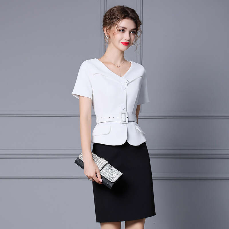 two-piece fashion set age reducing white V-neck top black hip hugging skirt 2024 summer new item