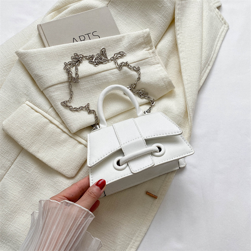 Beautiful handbag, niche trend, shoulder casual commuting crossbody bag, new fashionable and minimalist small square bag