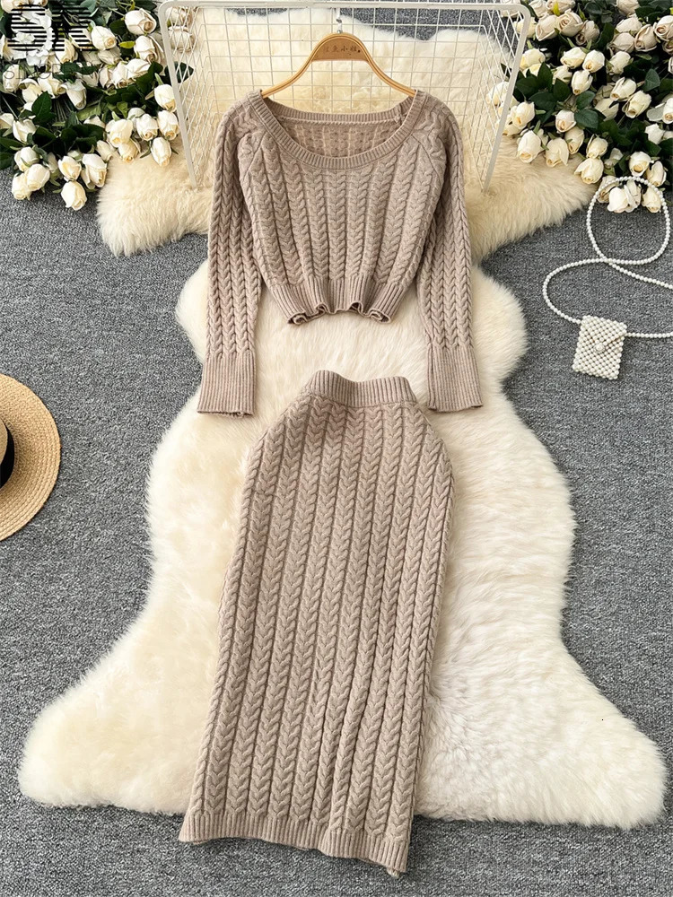 SINGREENY Winter Warm Knitted 2-piece Womens Long sleeved O-neck Short sleeved SweaterElastic Waist Skiing Autumn High end Sexy Set 241011